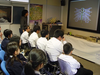 石巻市立桃生中学校進路体験学習　見学風景